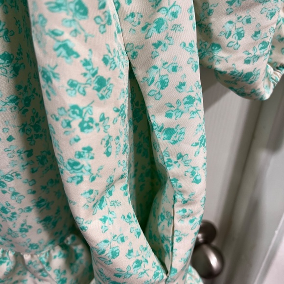 Levi’s Dolci Baby Doll Floral Dress - Picture 6 of 12